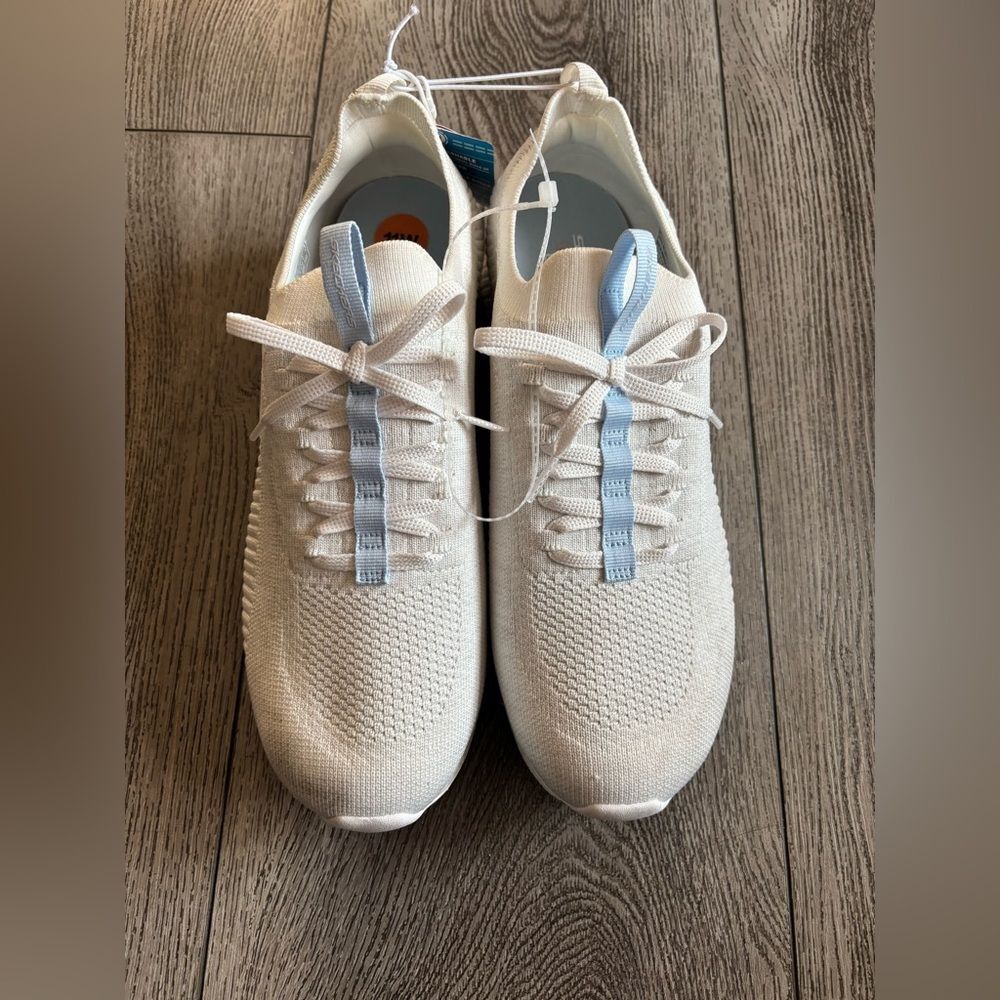 Skechers White and Light Blue Knit Sneakers memory foam wide fit shoes